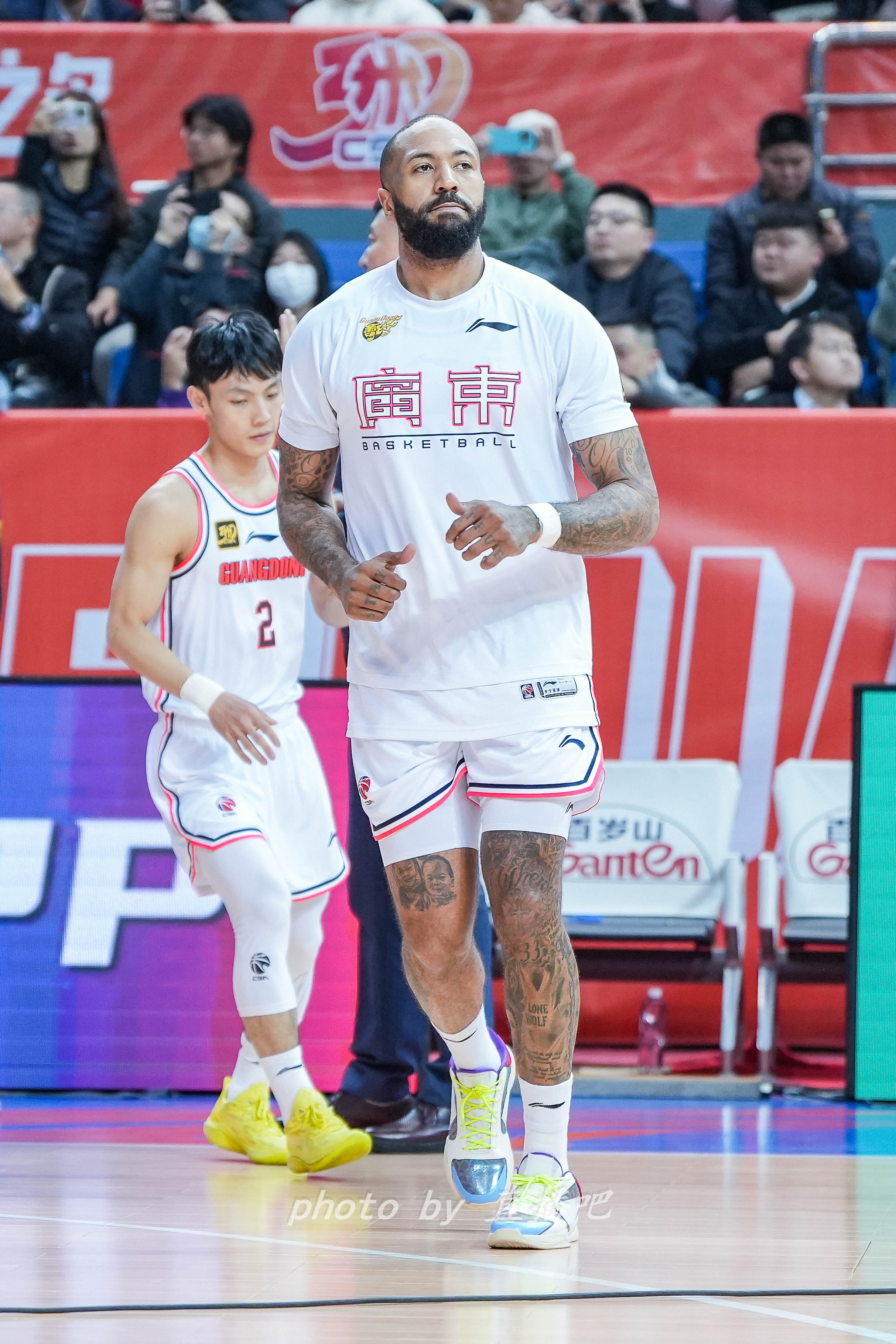  打得不錯(cuò)！36歲吉倫沃特原本的第三外援卻成廣東男籃的真大腿