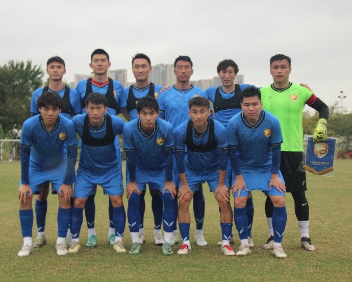  穆謝奎連入兩球?qū)⒈确帜孓D(zhuǎn)，大連鯤城2-1戰(zhàn)勝山西崇德榮海