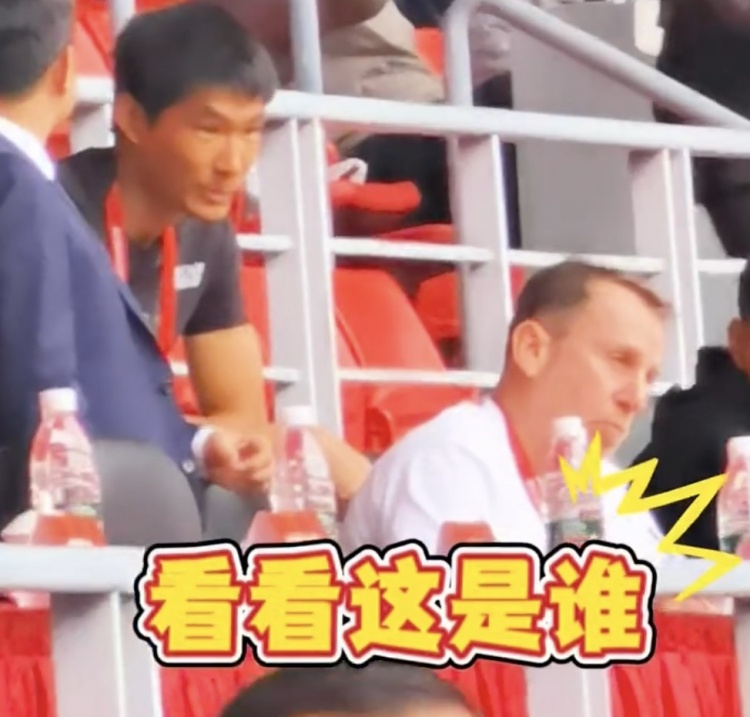  久爾杰維奇現(xiàn)身鹽城，現(xiàn)場觀看中國U22國足vs韓國