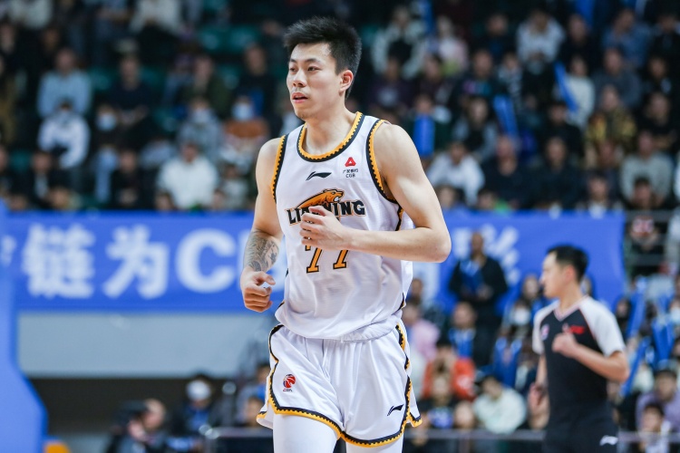  復(fù)出還要找狀態(tài)！張鎮(zhèn)麟半場6中1僅拿2分1板4助1斷