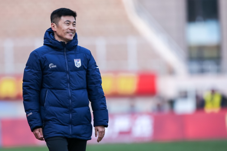  足球報：英博首發(fā)陣容幾乎換了一支球隊，主打高位逼搶強調(diào)奔跑