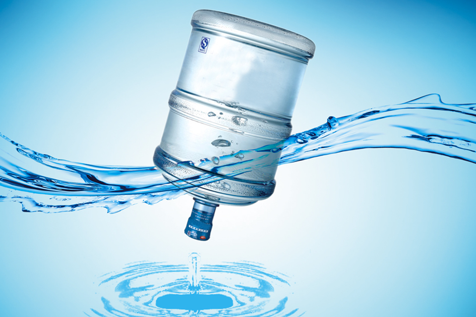 你在辦公室里喝的是桶裝水還是直飲水？