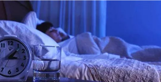 睡前一杯水，長期堅(jiān)持將給你帶來意想不到的變化